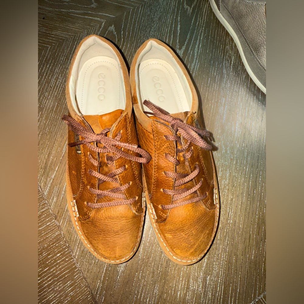 Ecco Soft Brown Leather Tennis Shoe Low Top Lace Up Size 9
